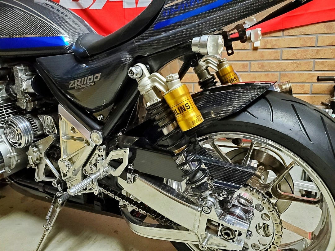 装着！ カーボンインナーフェンダー | (裏) ZEPHYR1100 ゼファー1100