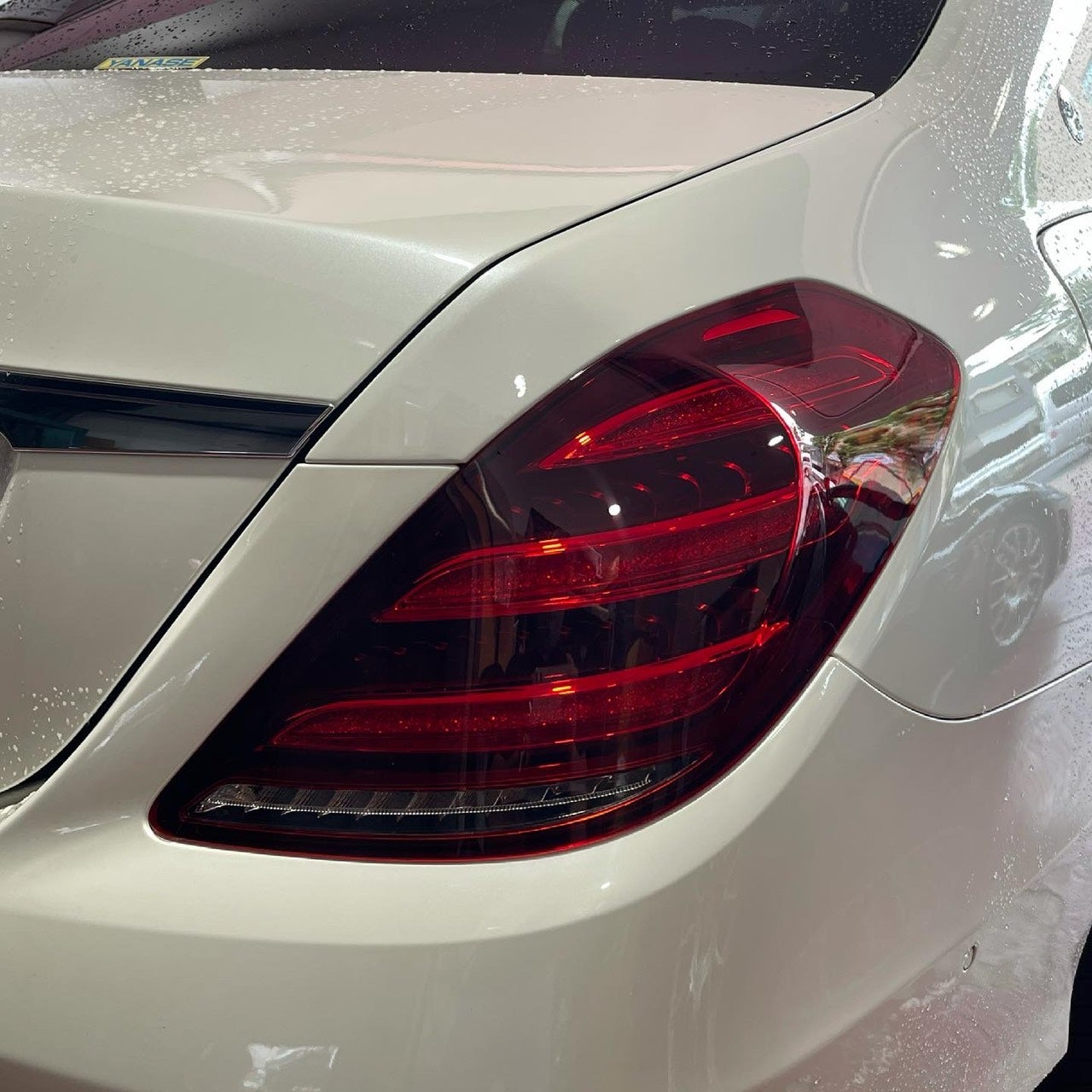 ベンツ Sクラス W222 前期用 後期スタイルテール取付！！ | OFFICE-K