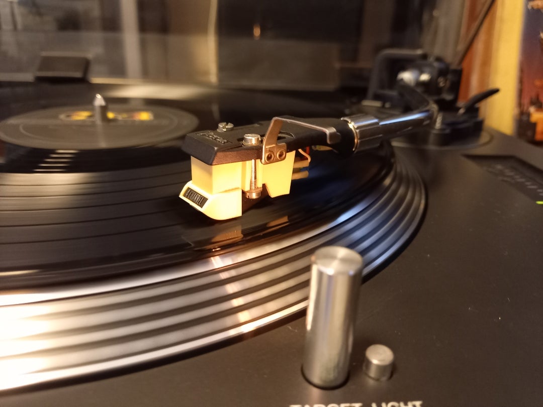 キクタニミュージックのDJ用レコードプレーヤー | 70年代の4chステレオ