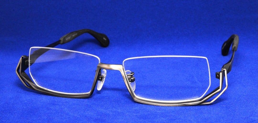 Less than human】アンダーリムの名作フレームをお作りいただきました