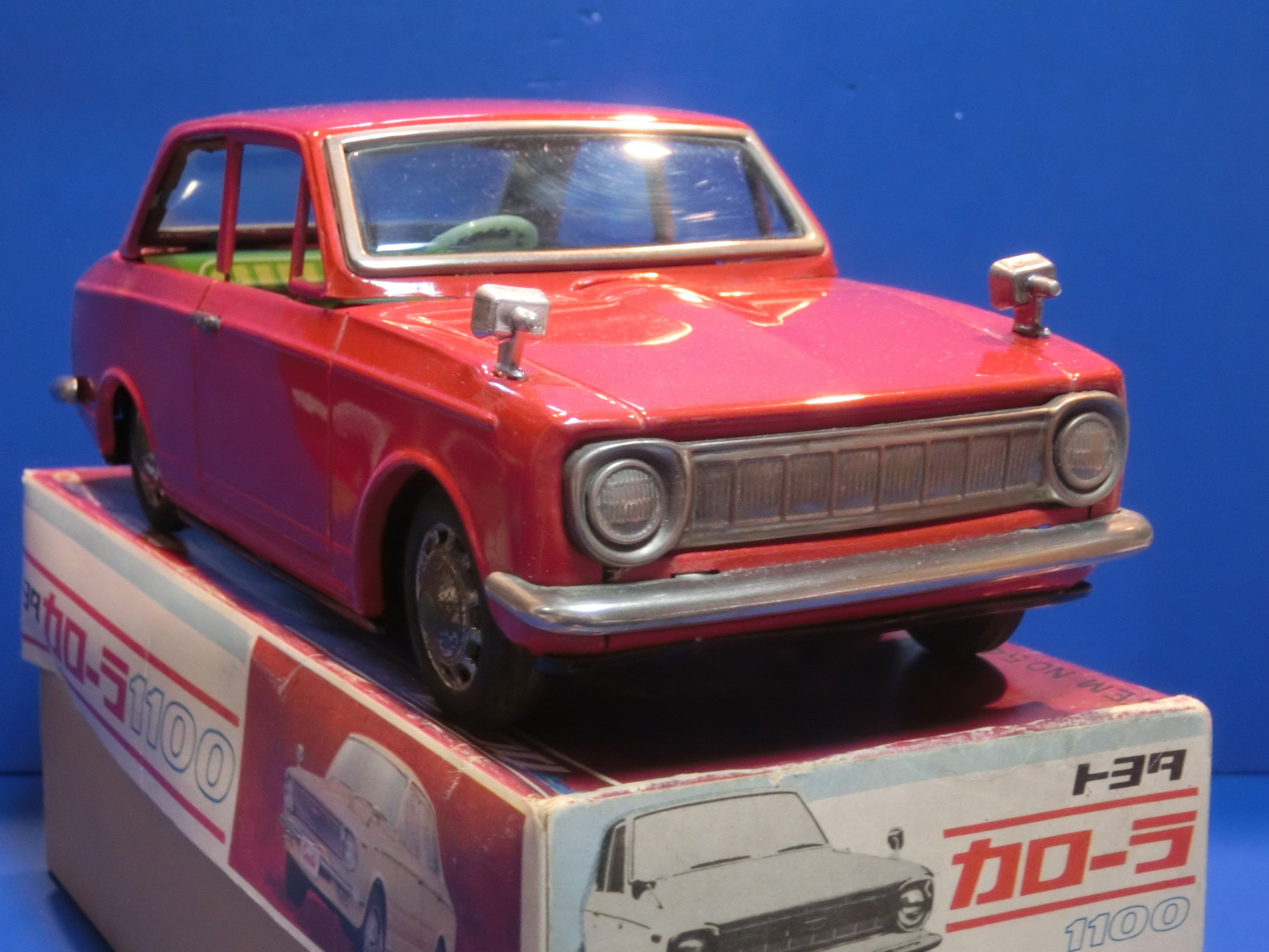 ☆1966年米澤玩具ヨネザワ初代トヨタカローラ1100 ～ ブリキ自動車