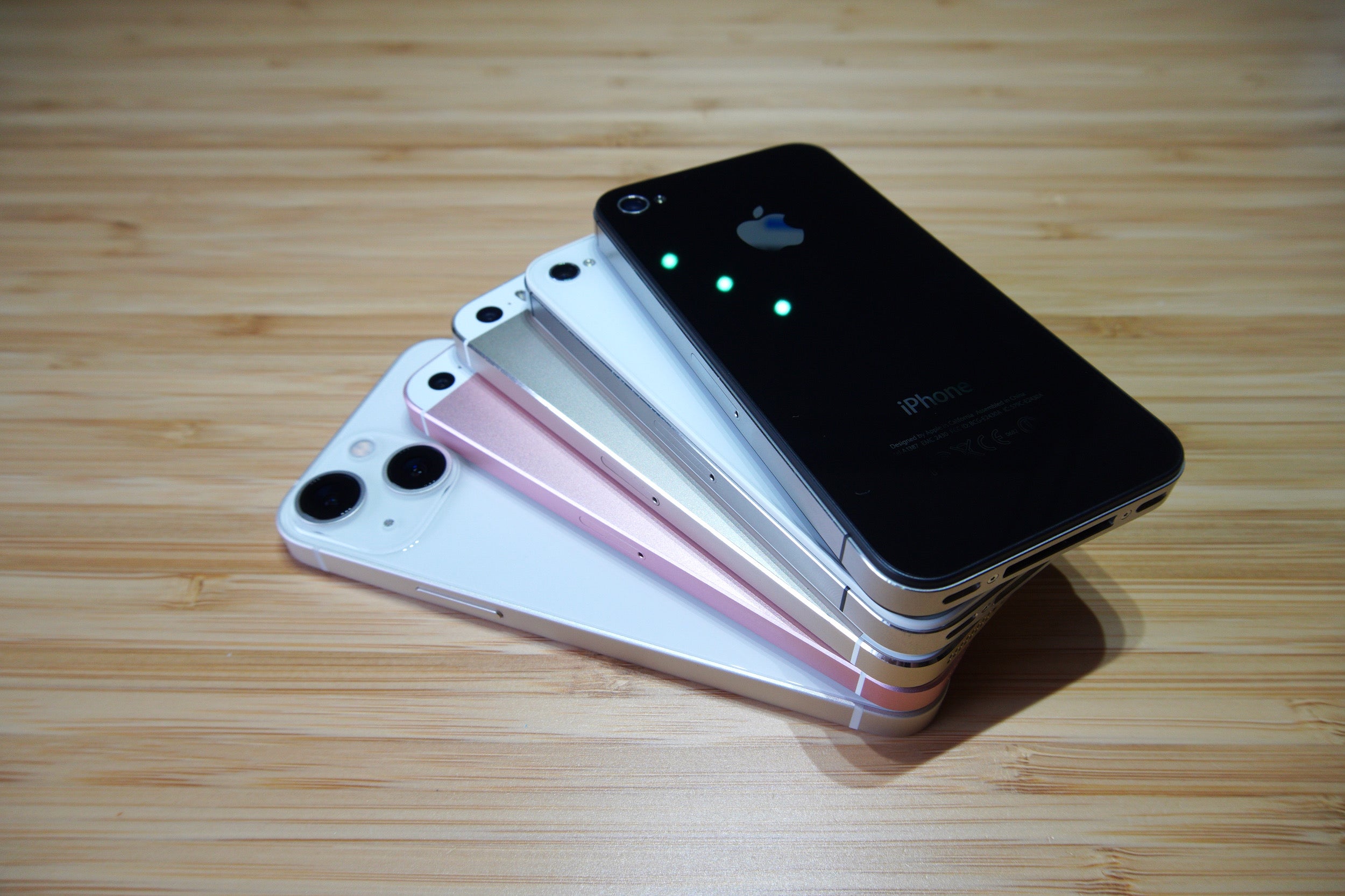 スターライトのiPhone 13 miniが届いた━━━━(ﾟ∀ﾟ)━━━━っ