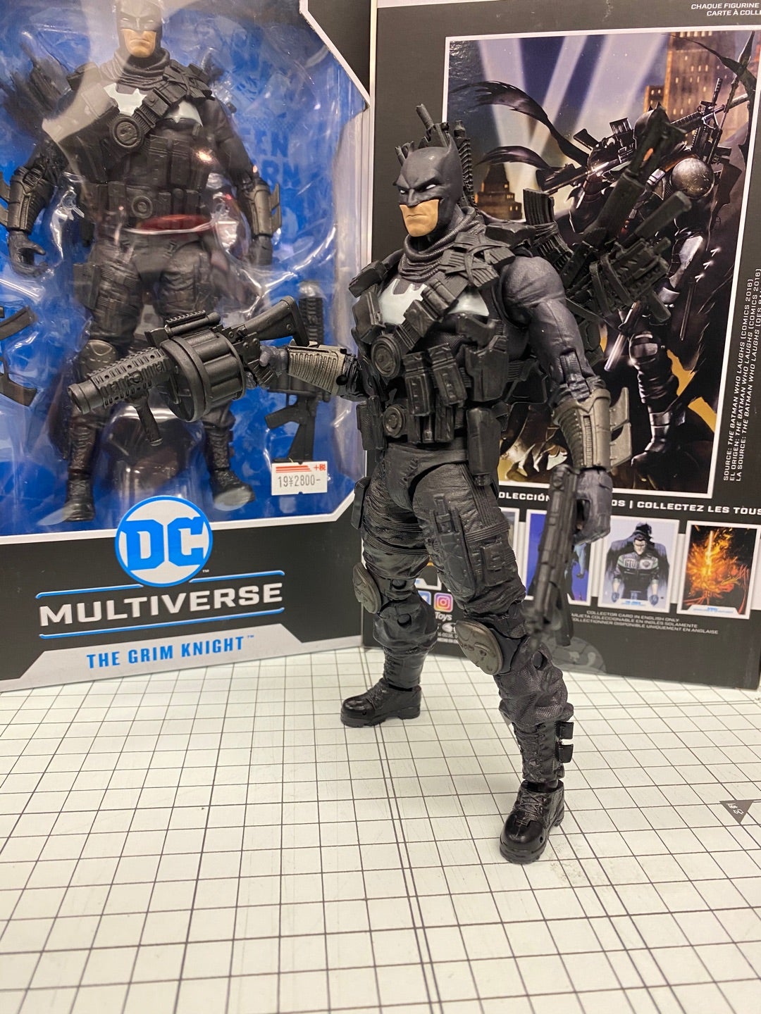 銃は無慈悲な夜の騎士 - DC Multiverse Grim knight - | トイ