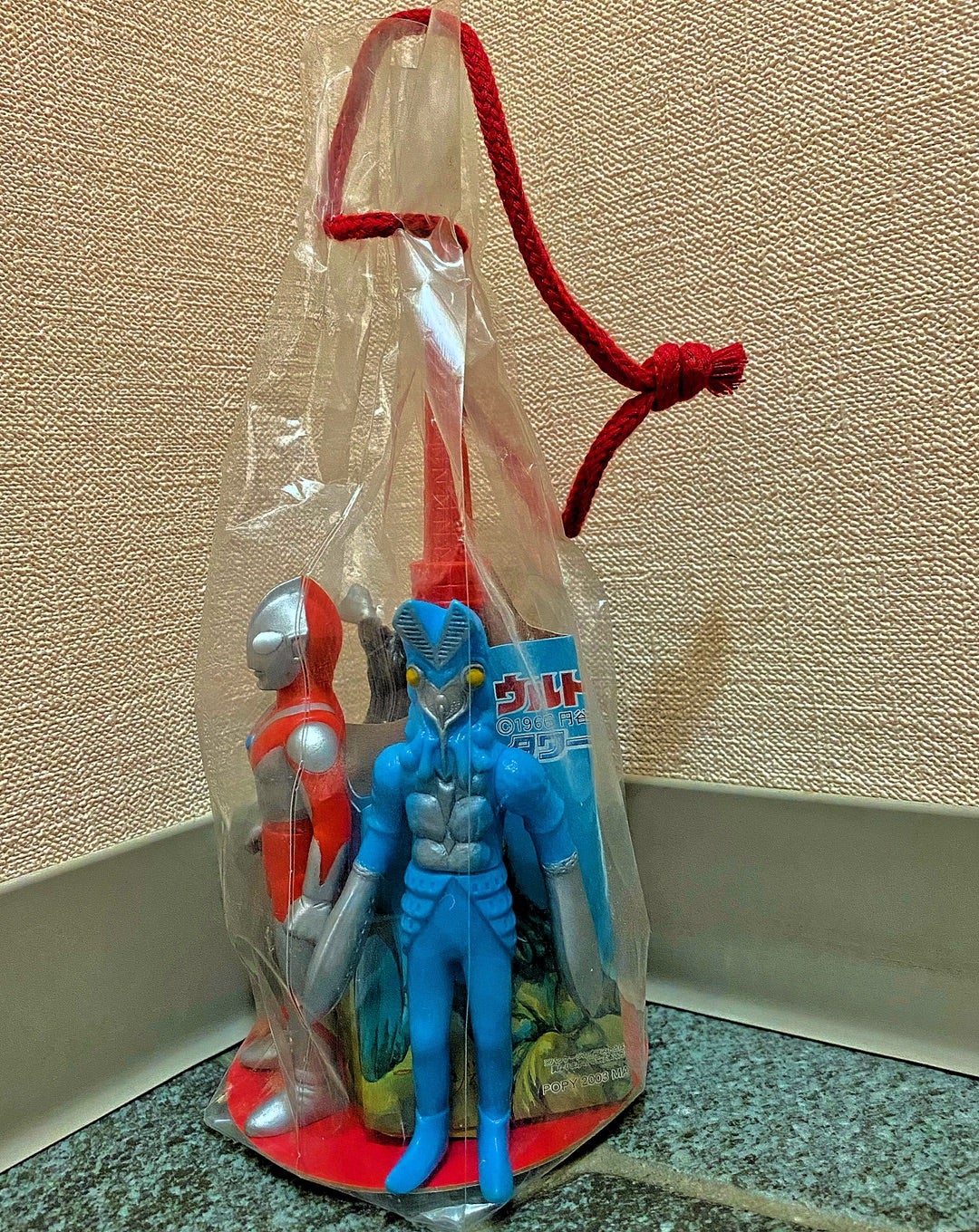 2003年に販売されたブルマァク 東京タワー入り「ウルトラマンタワー