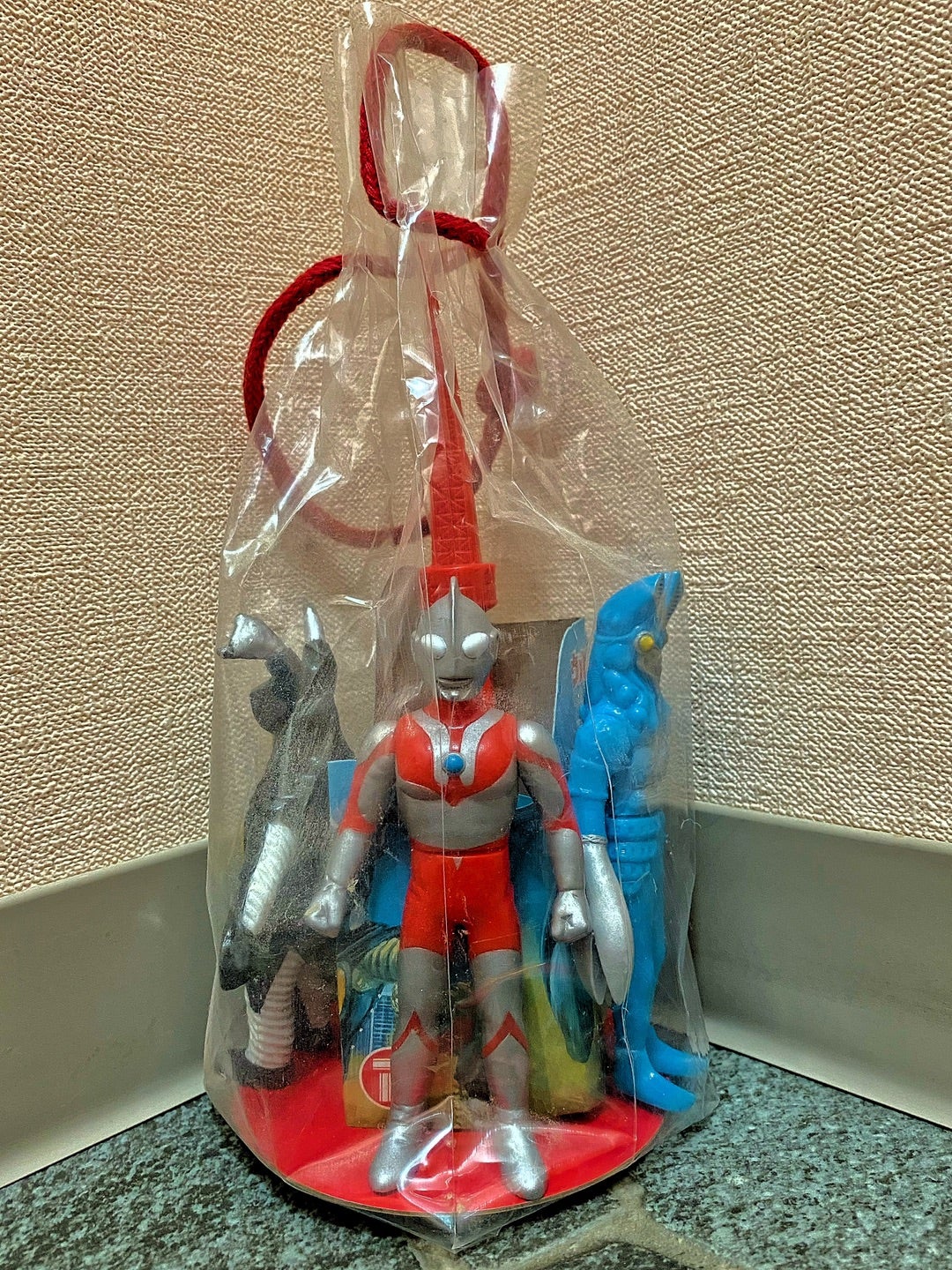 2003年に販売されたブルマァク 東京タワー入り「ウルトラマンタワー