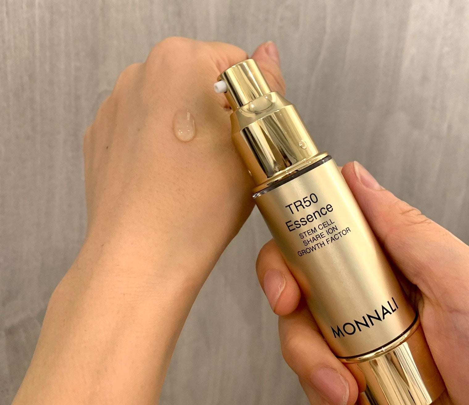 細胞の若返り成分配合！肌力UPの美容液・モナリのTR50エッセンス
