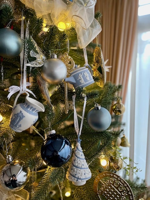 ウェッジウッドジャスパーウェアのオーナメント” | 紅茶がつなぐ素敵な絆