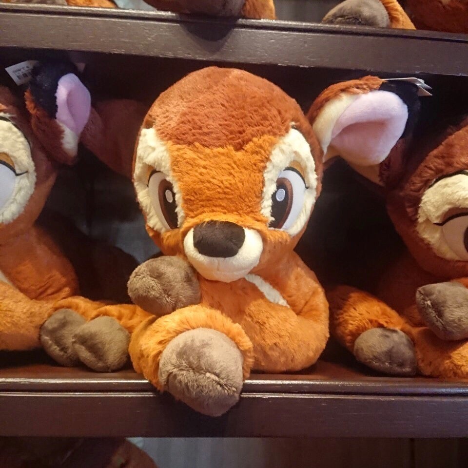 可愛いお座りバンビ♡ 東京ディズニーリゾート 抱きまくら新発売