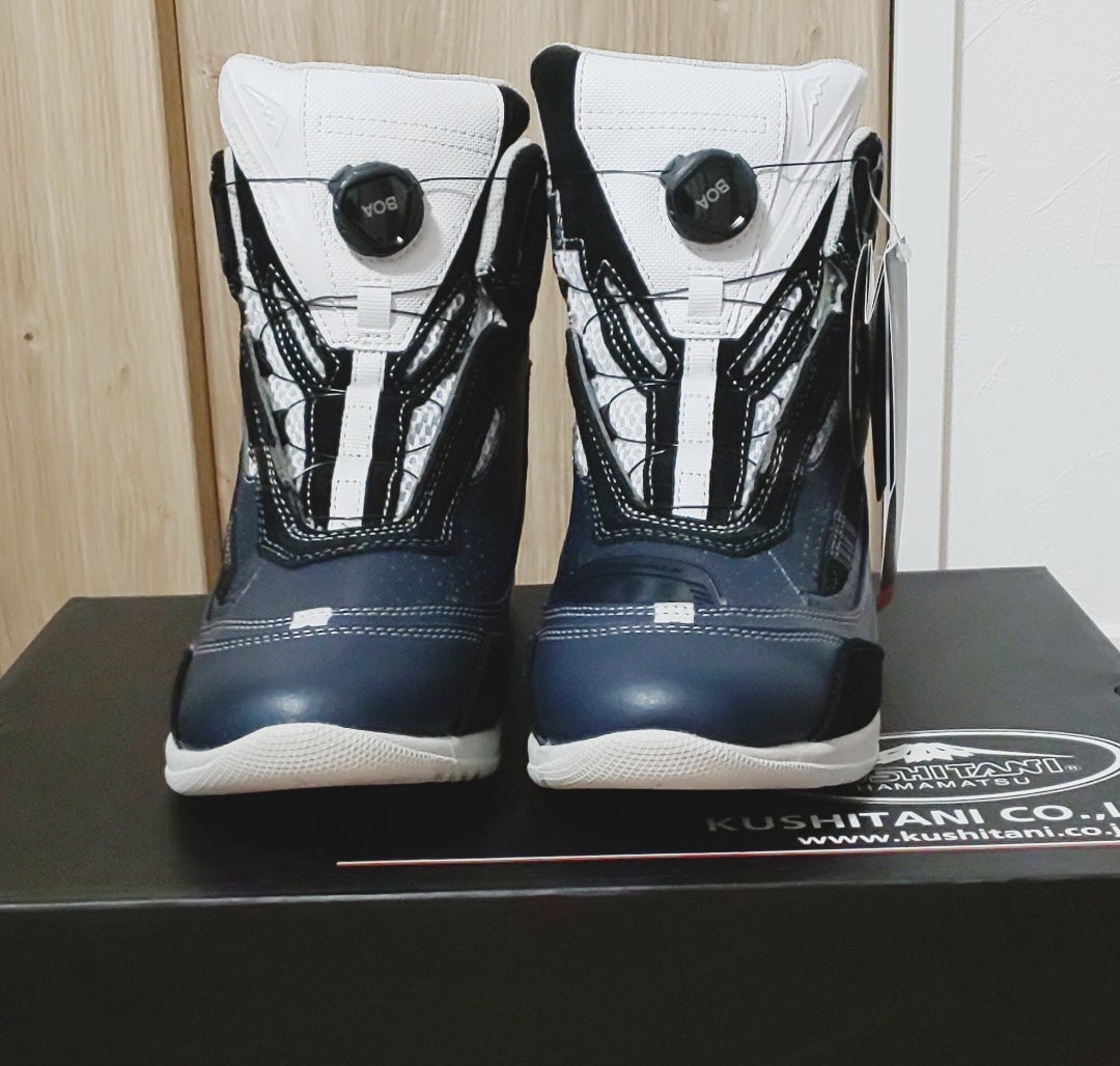 クシタニ】 フローシューズ K-4566 ネイビー 【JETCO BLOG】 | 【JETCO