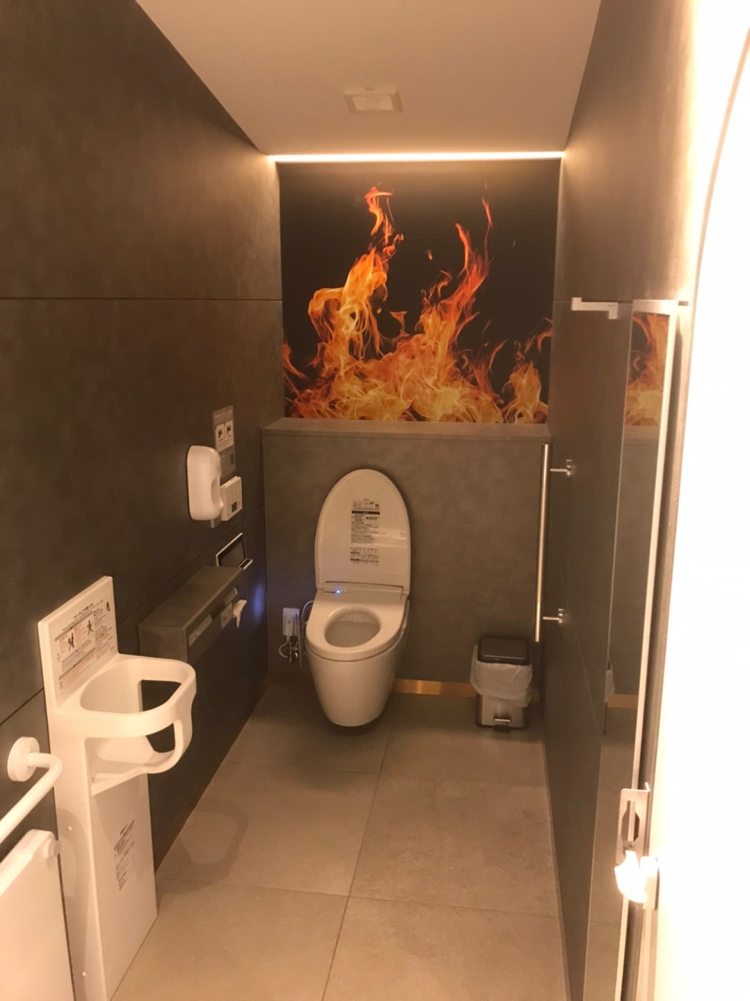 刈谷ハイウェイオアシスのデラックストイレ！ | 大道芸人 加藤みきおの