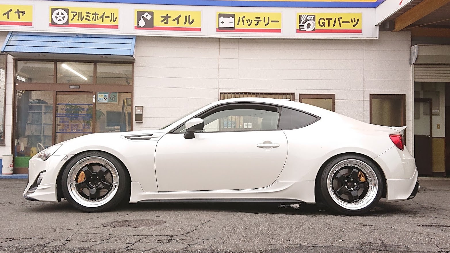 女性オーナー86に男気あふれるマイスターS1 3ピースを装着！ | タイヤ