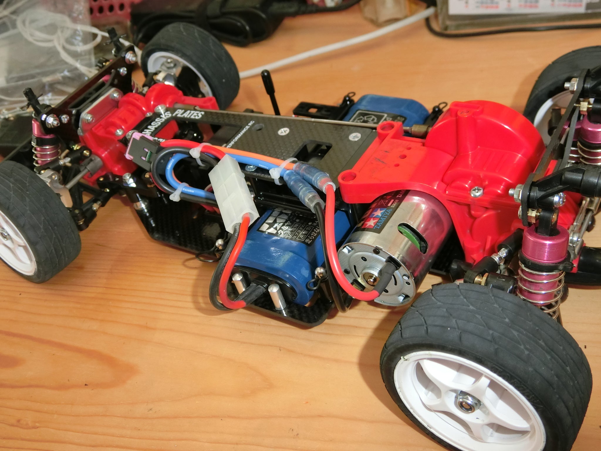 タミヤTA02 カーボンシャーシ化 | 転倒23のHappy Life blog