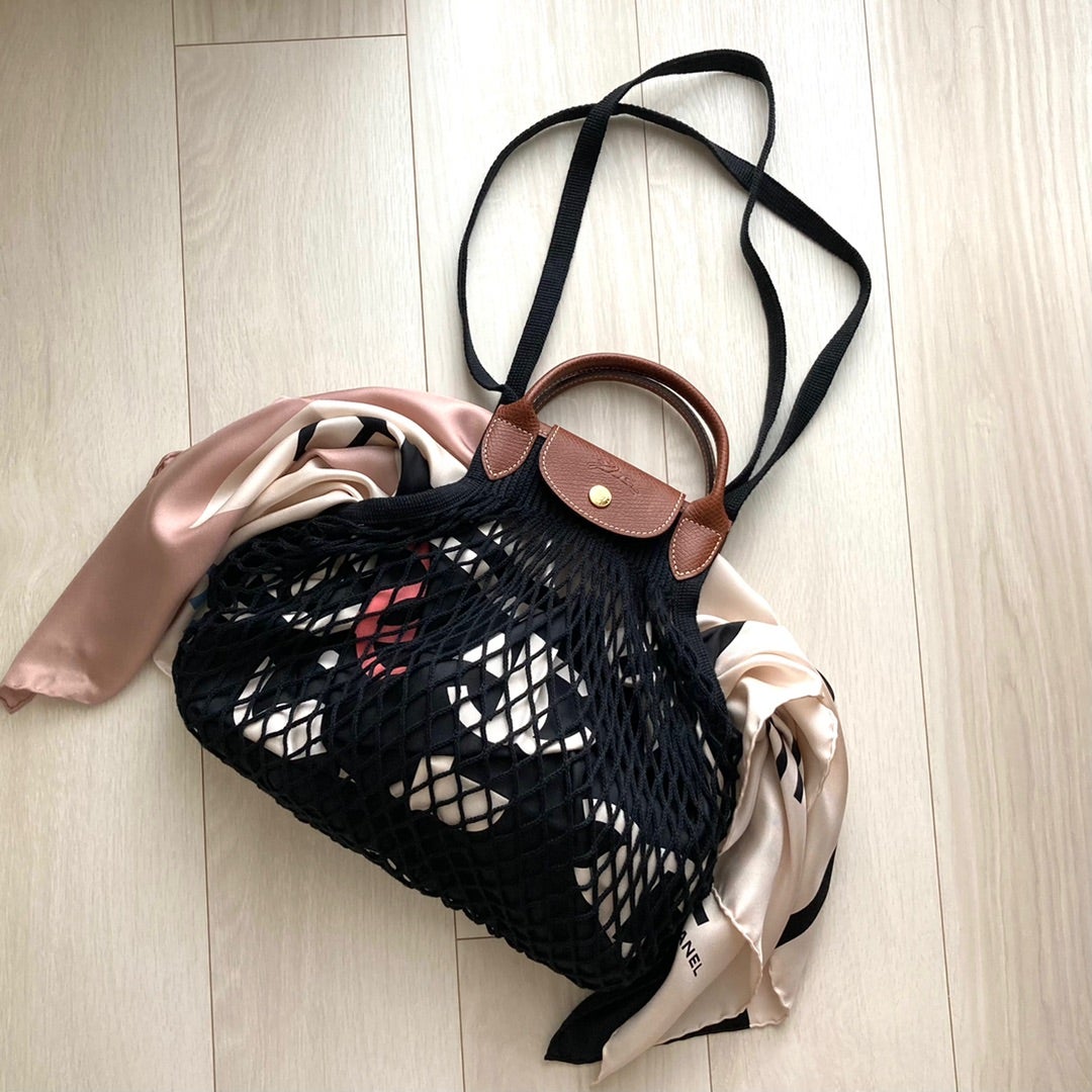 スカーフをバッグにする方法② アミアミとカゴバッグのお供に | 今日も