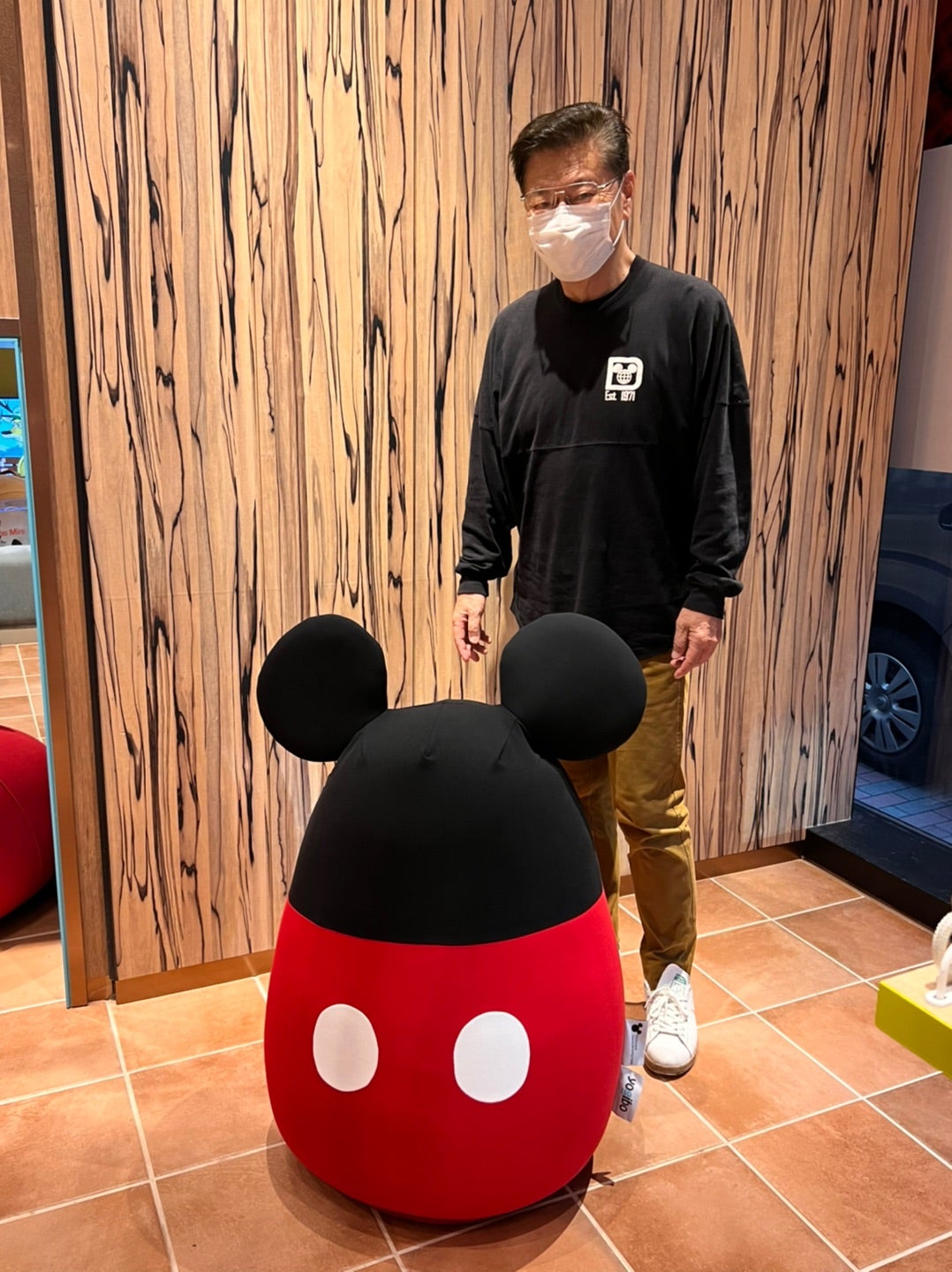 ヨギボーのミッキークッション新発売。実際座ってみた感想を書きます