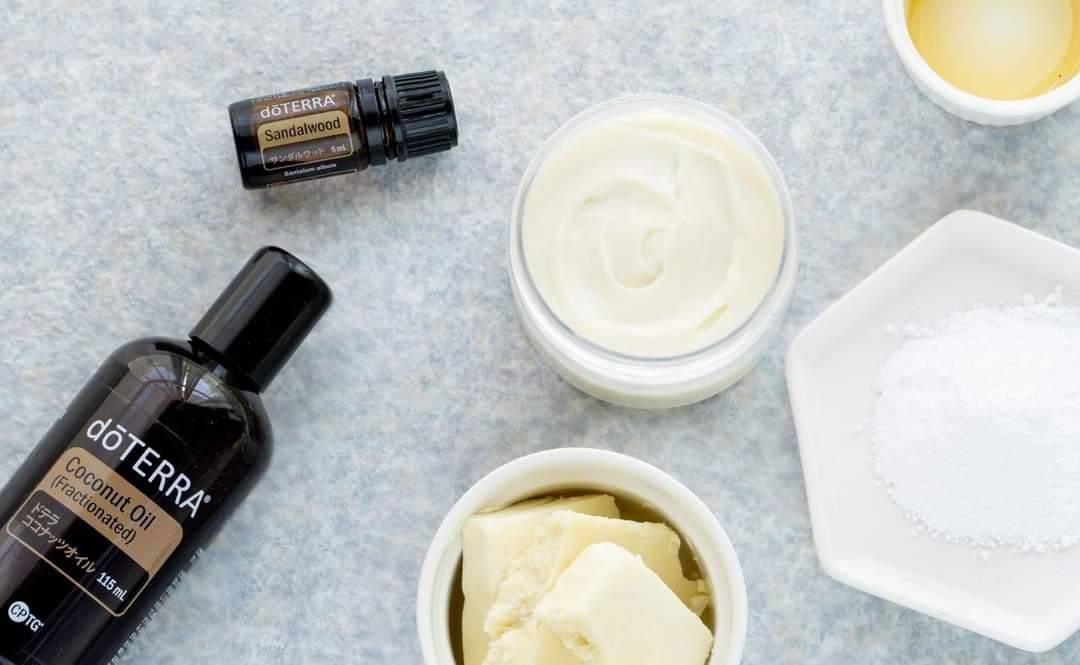 神秘的な香り❤️『サンダルウッド』の使い方 | doTERRA(ドテラ)のある