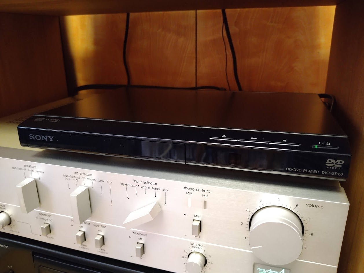 SONY 現行DVDプレーヤーを聴く | 聴くのはクラシック やるのはロック