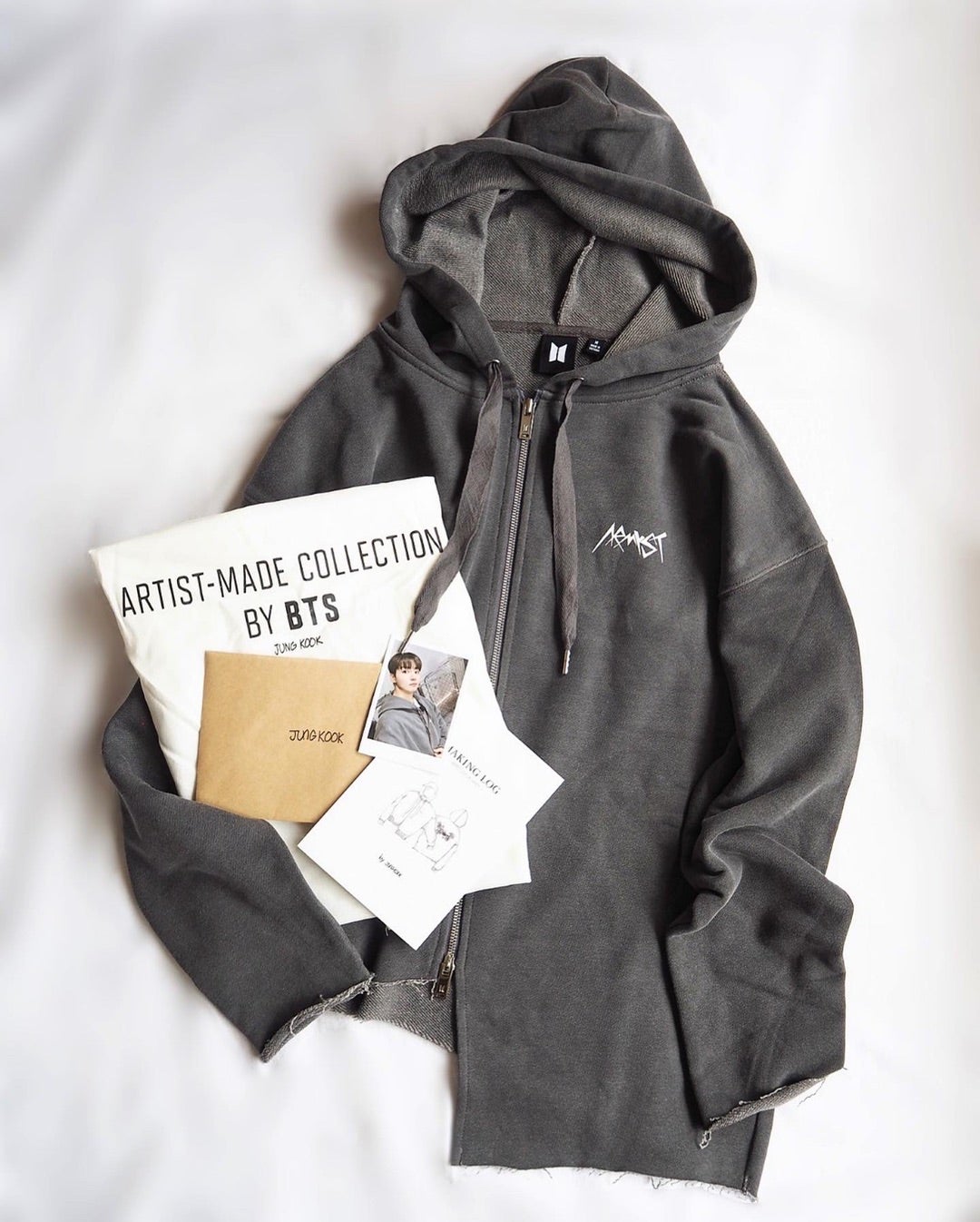 グクがデザインしたフーディでコーデ | Chiyo's favorite