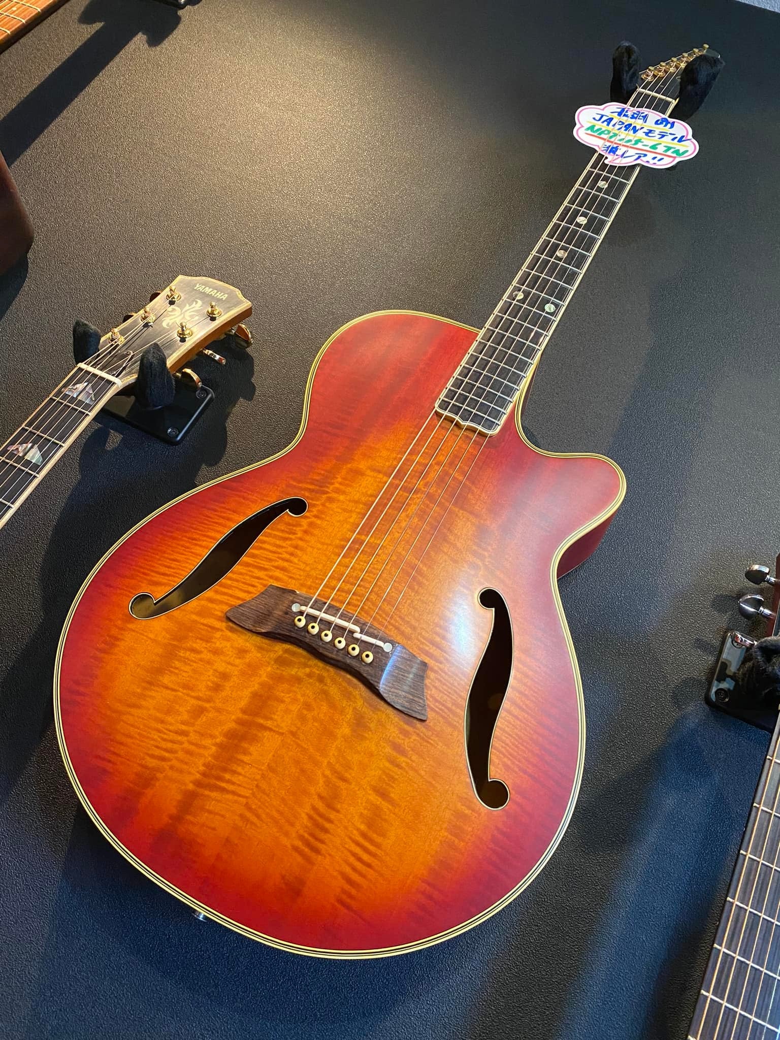 剣渕さんの遺品ギター「Takamine NPT115-6TN」、近しい人の手に | にじ