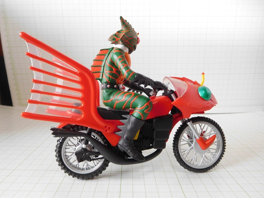 仮面ライダー アマゾン ジャングラー | ミニカーでクルマを好きになる