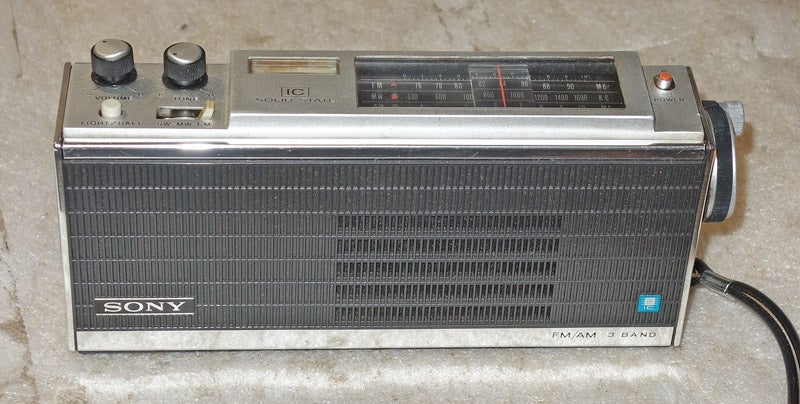 値下げしました】SONY CFS-300 AM/FM/短波ラジオ