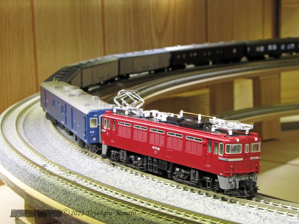 Y【ジャンク品】鉄道模型 スユニ30？ 赤ライン有り 部品取り 欠品あり