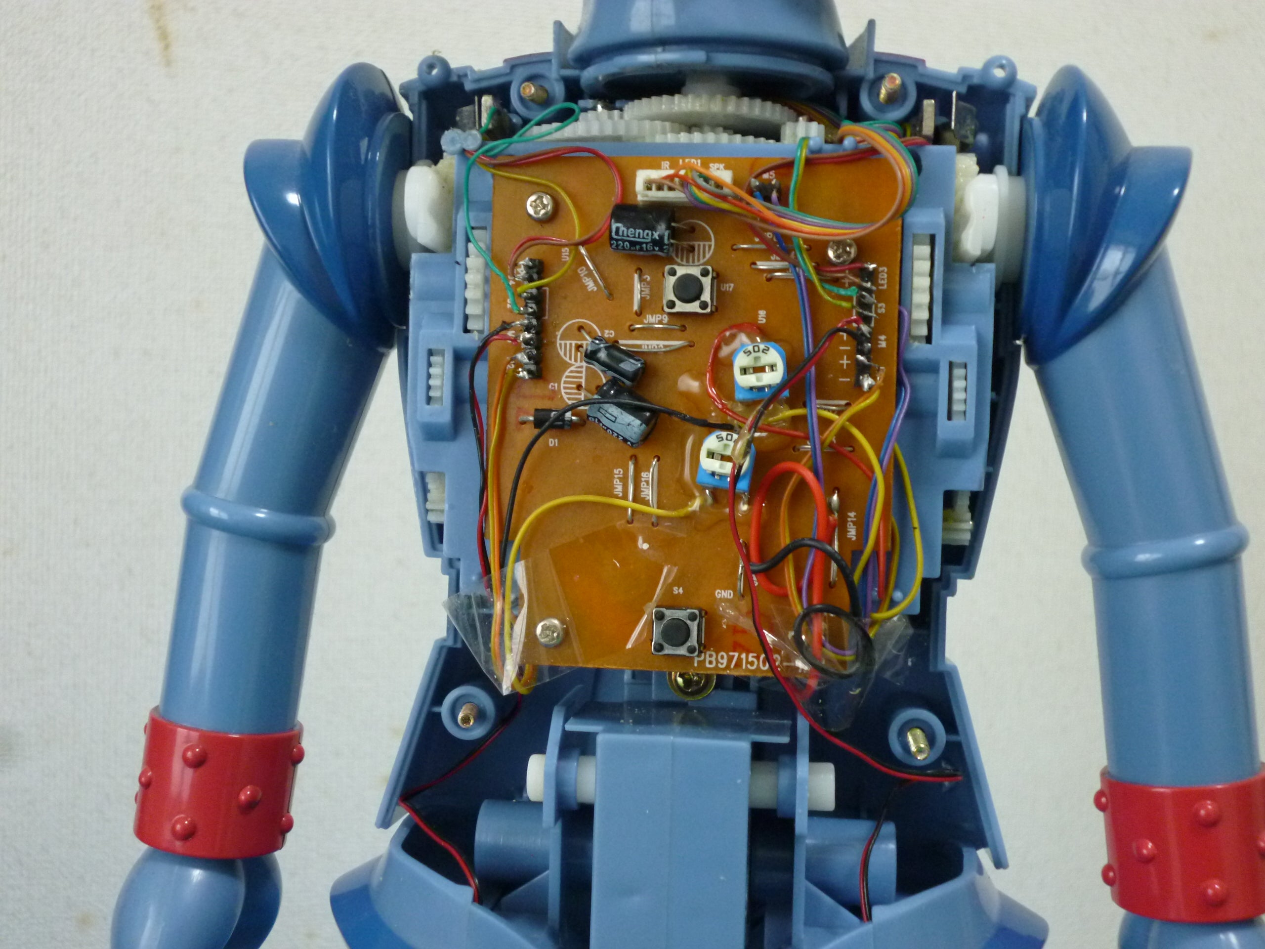 RC ジャイアントロボ | 「模型探偵団」明石小五郎の昭和のプラモデル