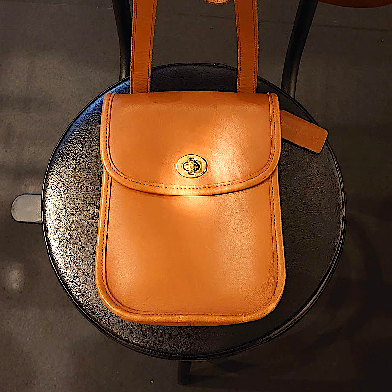 COACH 】 オールドコーチ グラブタンレザー ショルダーバッグ