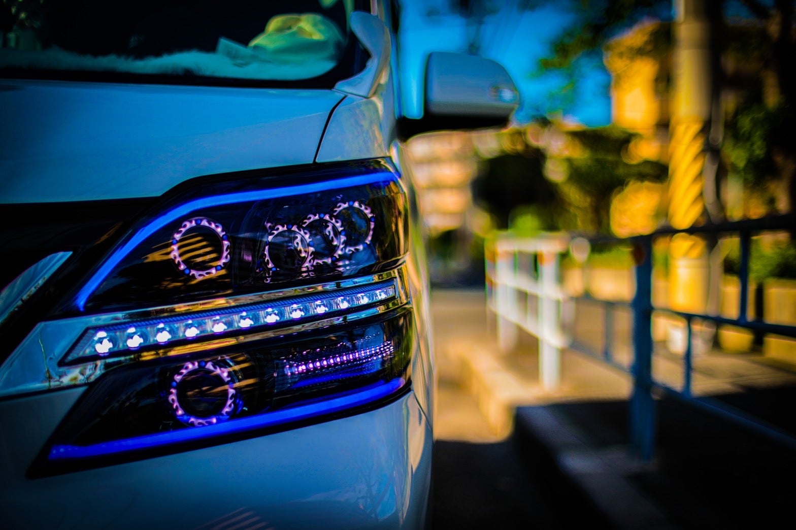 20ヴェルファイア 10連イカリング ヘッドライト加工 取付け後のご紹介