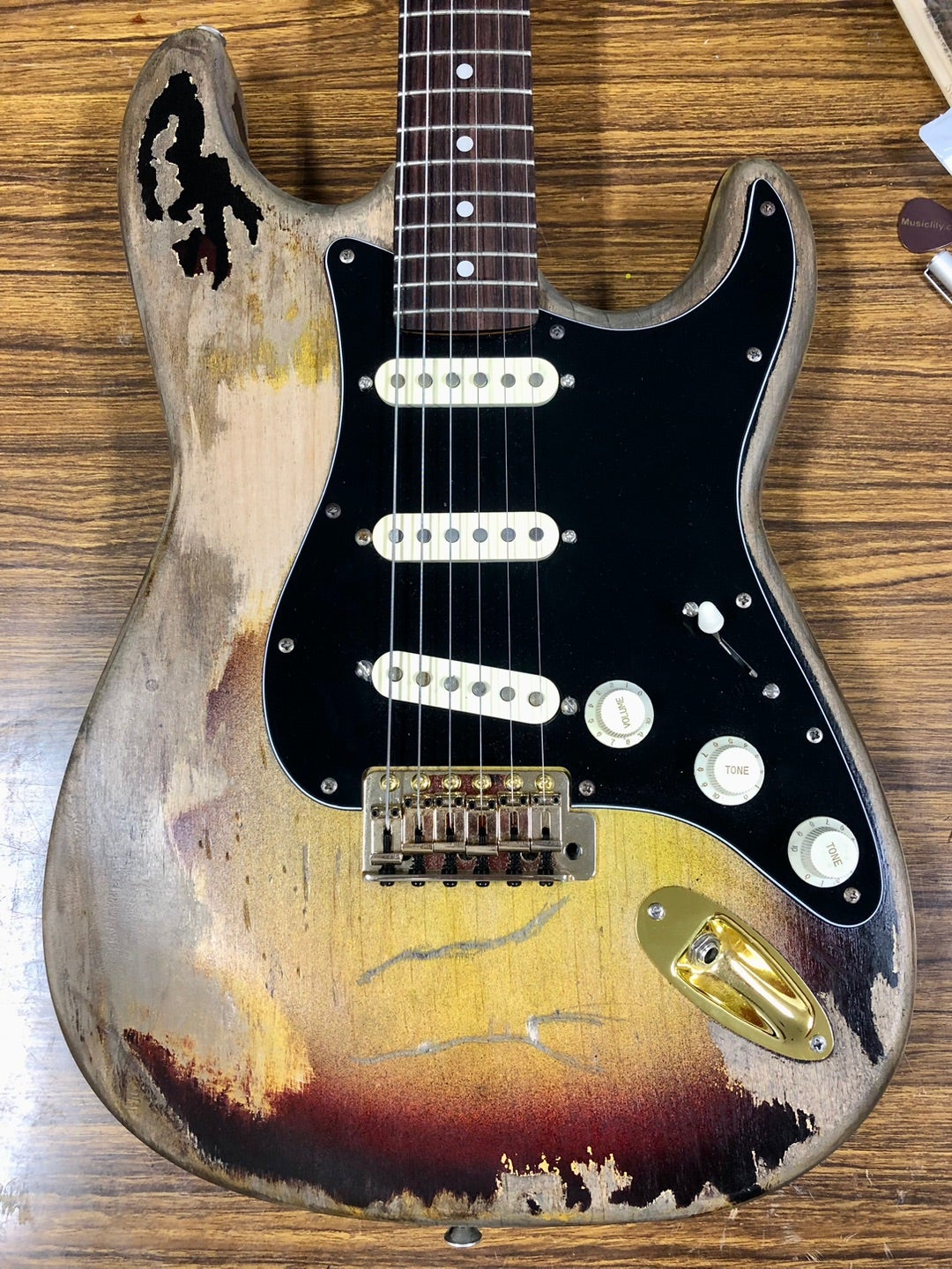 続 レリック加工ギター磨き | やれば出来る子を目指すブログ