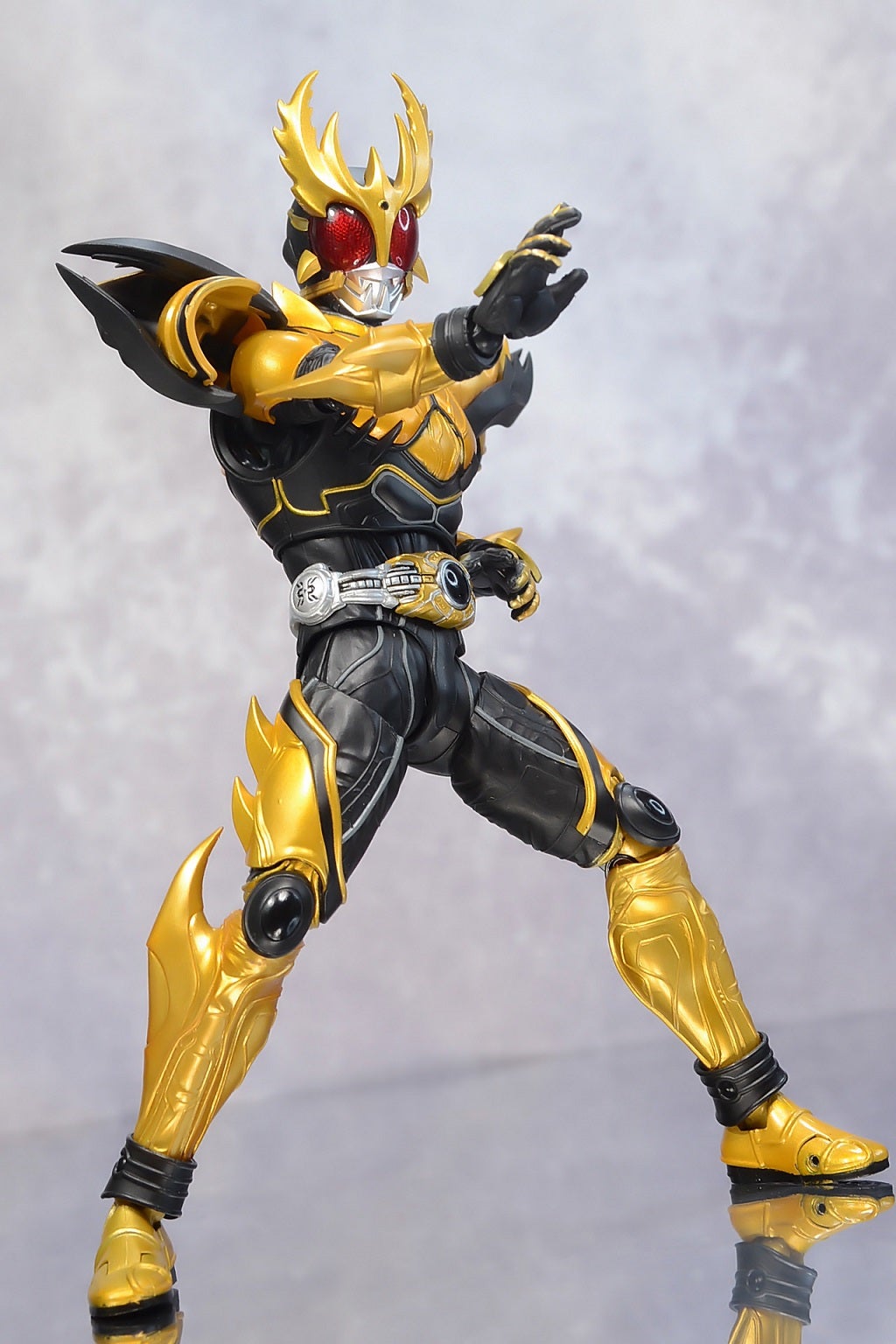 S.H.Figuarts(真骨彫製法) 仮面ライダークウガ ライジング