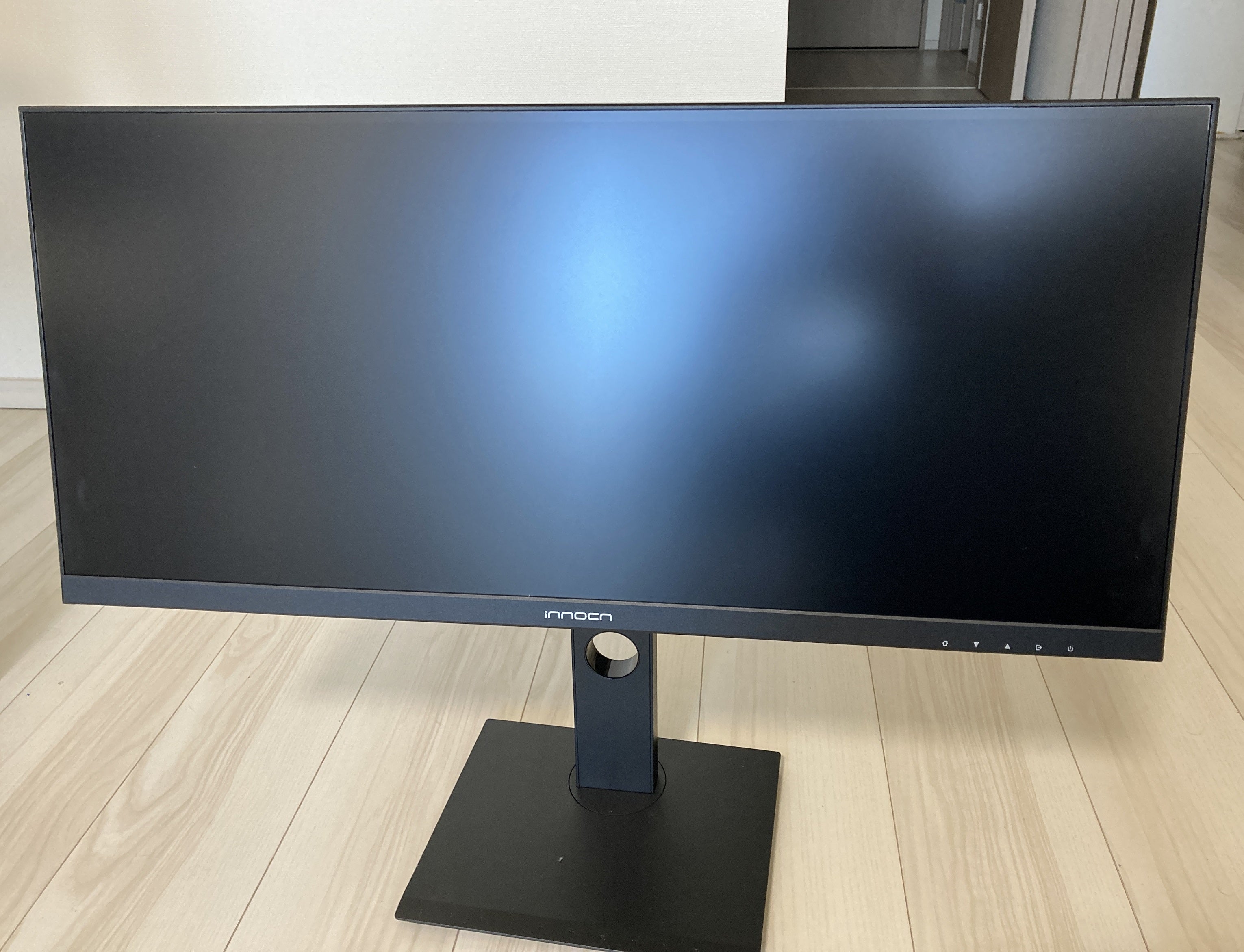 縦置きにも使えるウルトラワイド！ Innocnマルチモニター「WF-26PRO