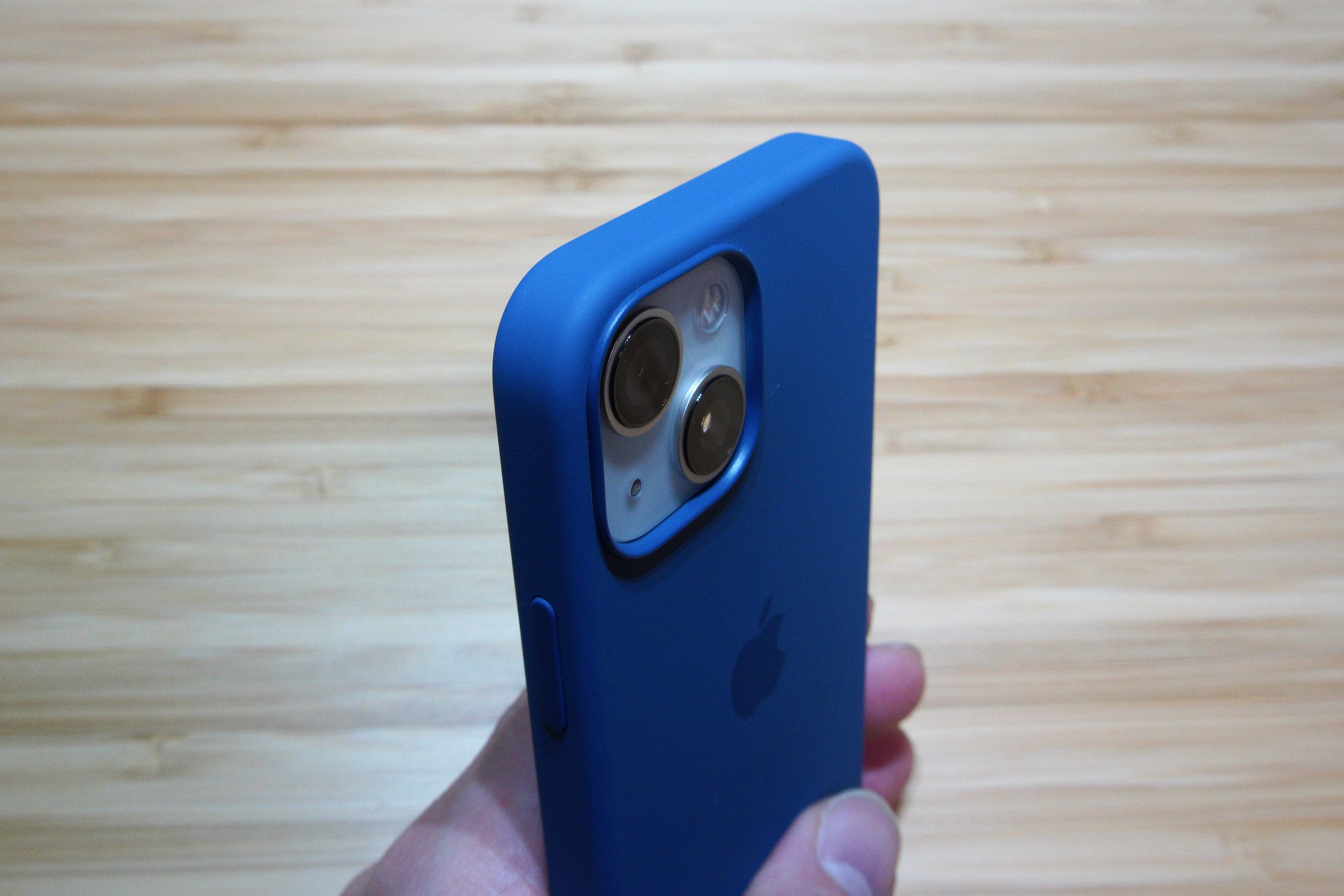 ブルージェイ・シリコーンケースを開封！[iPhone 13 mini] | デカの日常