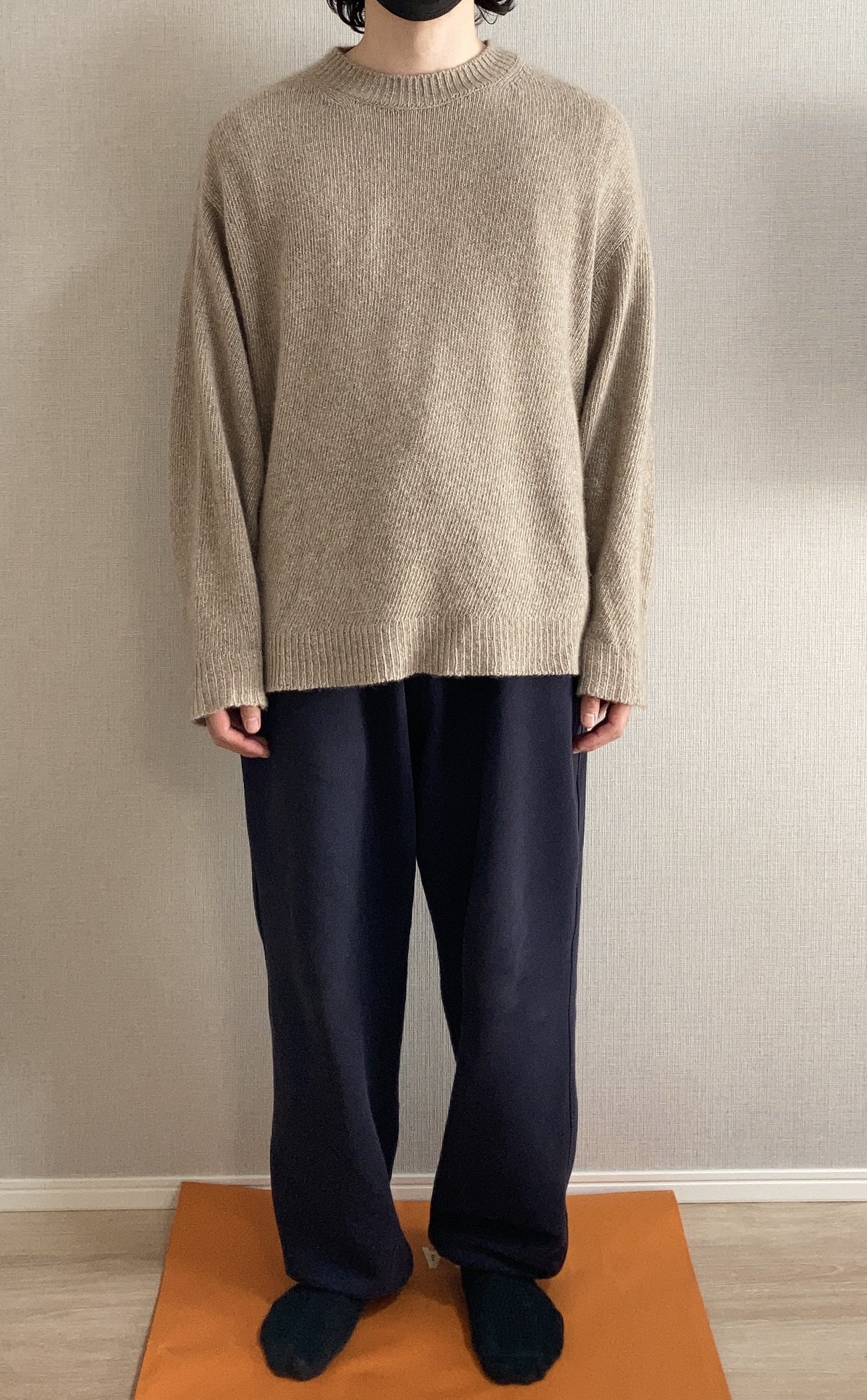 着たら最後】 COMOLI21AWカシミヤクルーネックニットをレビュー | 30代