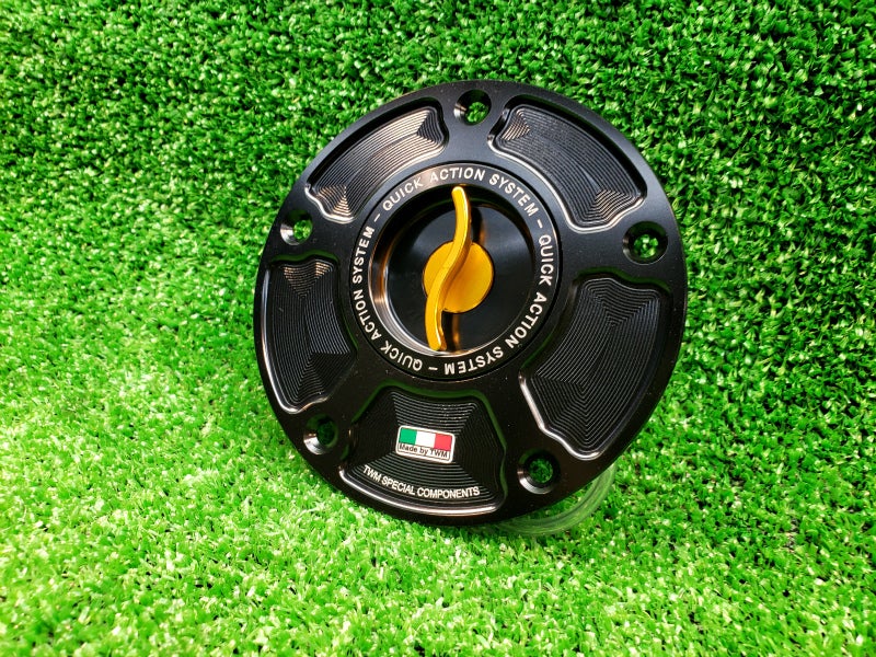 クイックチャージが可能な「レーシングタンクキャップ」TWMスペシャル