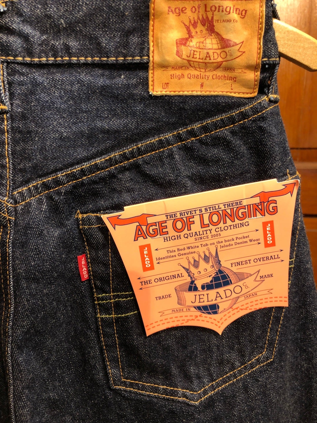 LEVI'Sの赤タブと一人の女性社員の話 【WEST】 – JELADO