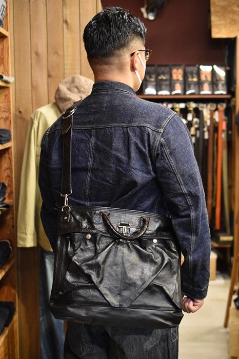 大人気！？レインボーカントリー レザー ヘルメットバッグ | barnstormer