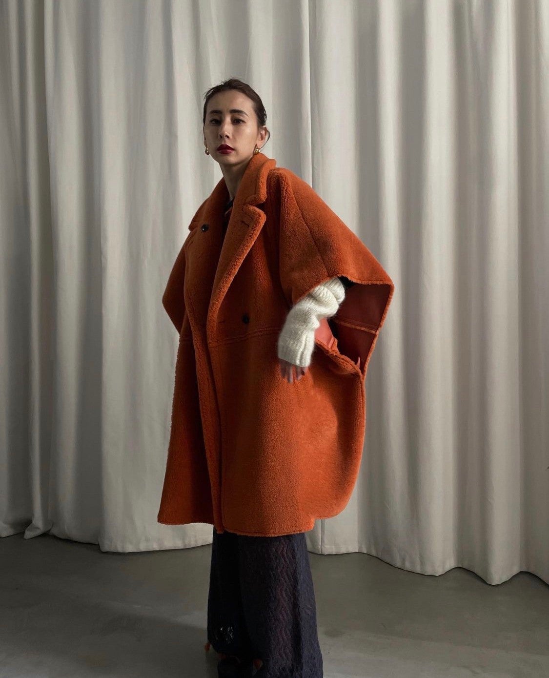 10/28(金)新作情報！明日はREVERSIBLE BOA PONCHO COATが発売！ | 黒石