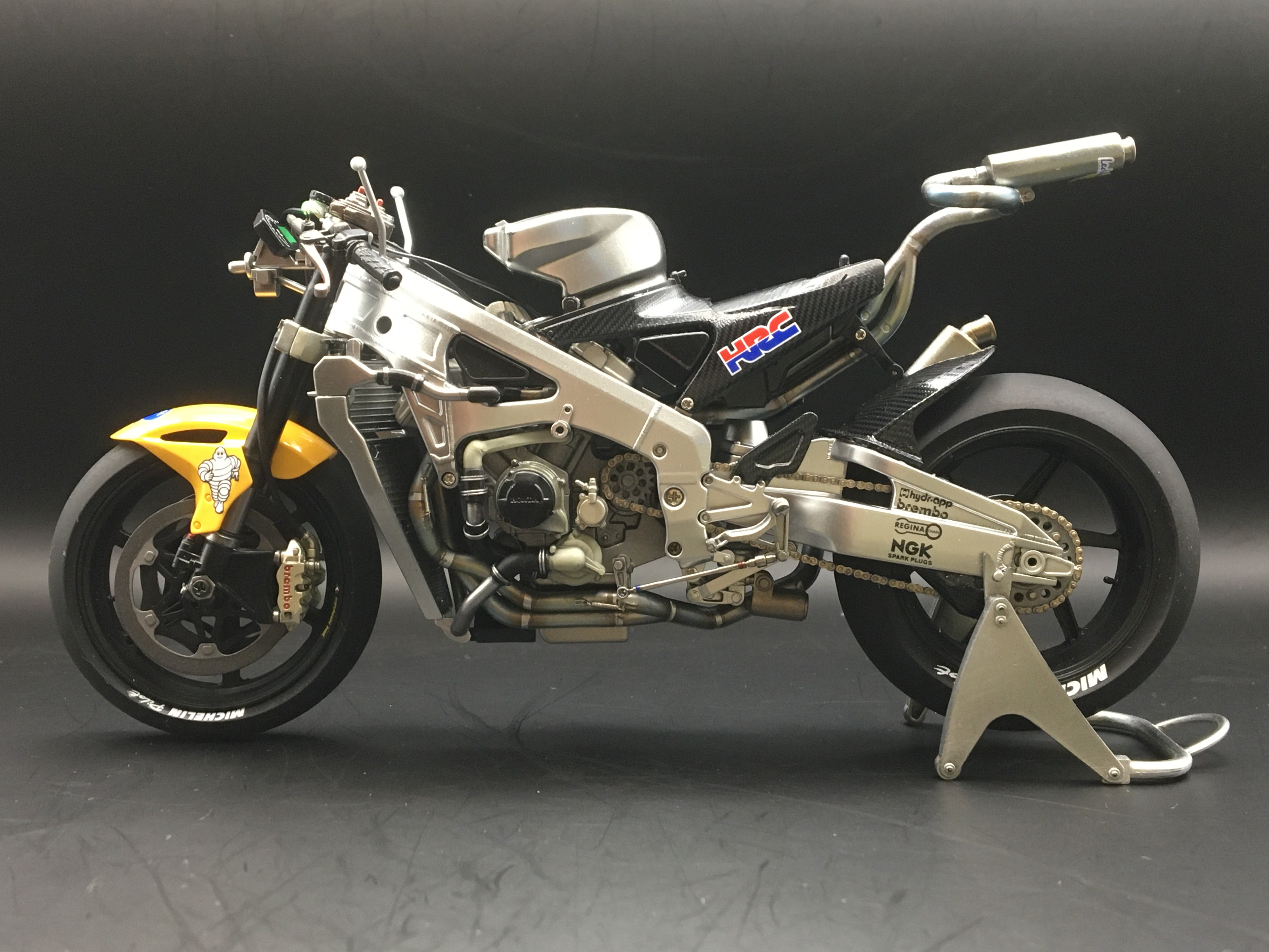 タミヤ 1/12 ホンダRC211V '03 4 | 武士は食わねど高楊枝