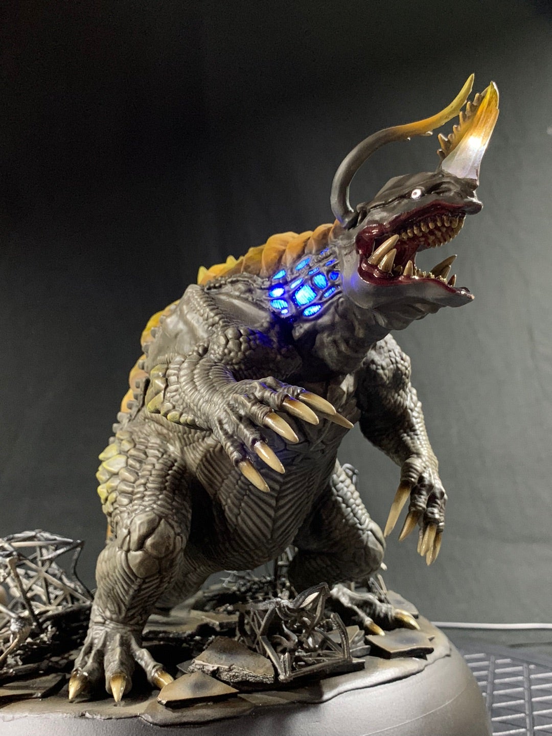 海洋堂 シンウルトラマン 透明怪獣ネロンガ ソフビキット 電飾フル