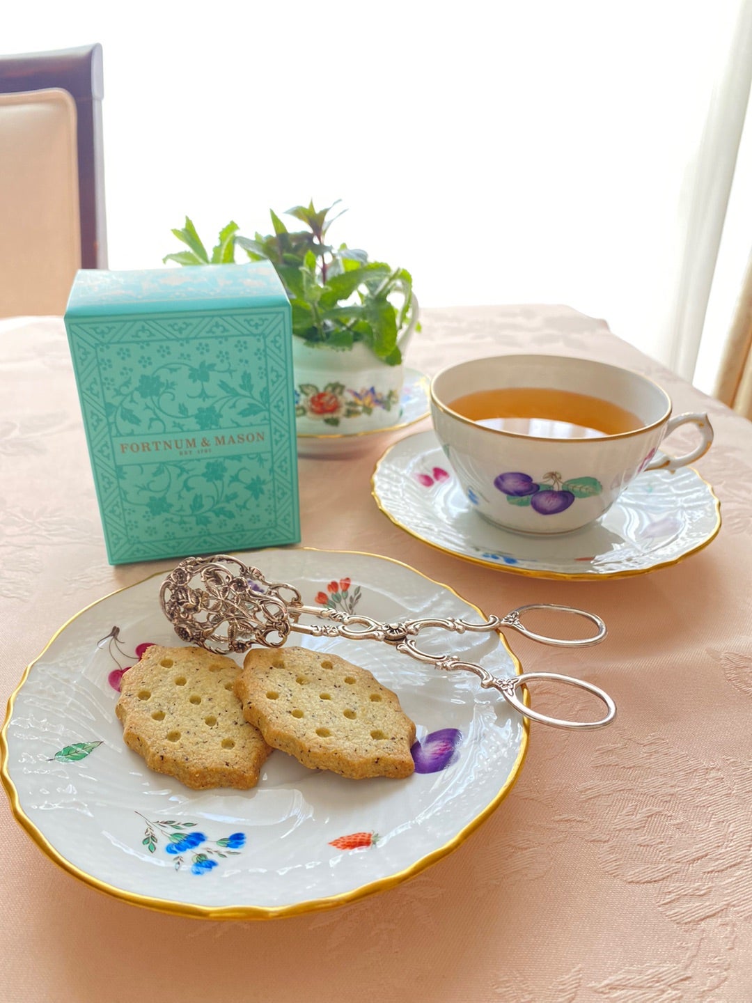 フォートナム&メイソンのティーリーフビスケット | ジュリーズの気楽に