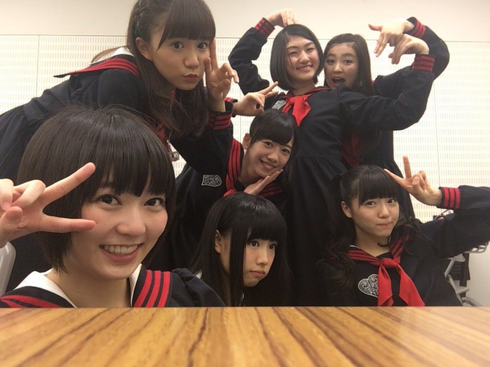 エビ中ポーズ(安本彩花) | 私立恵比寿中学オフィシャルブログ Powered