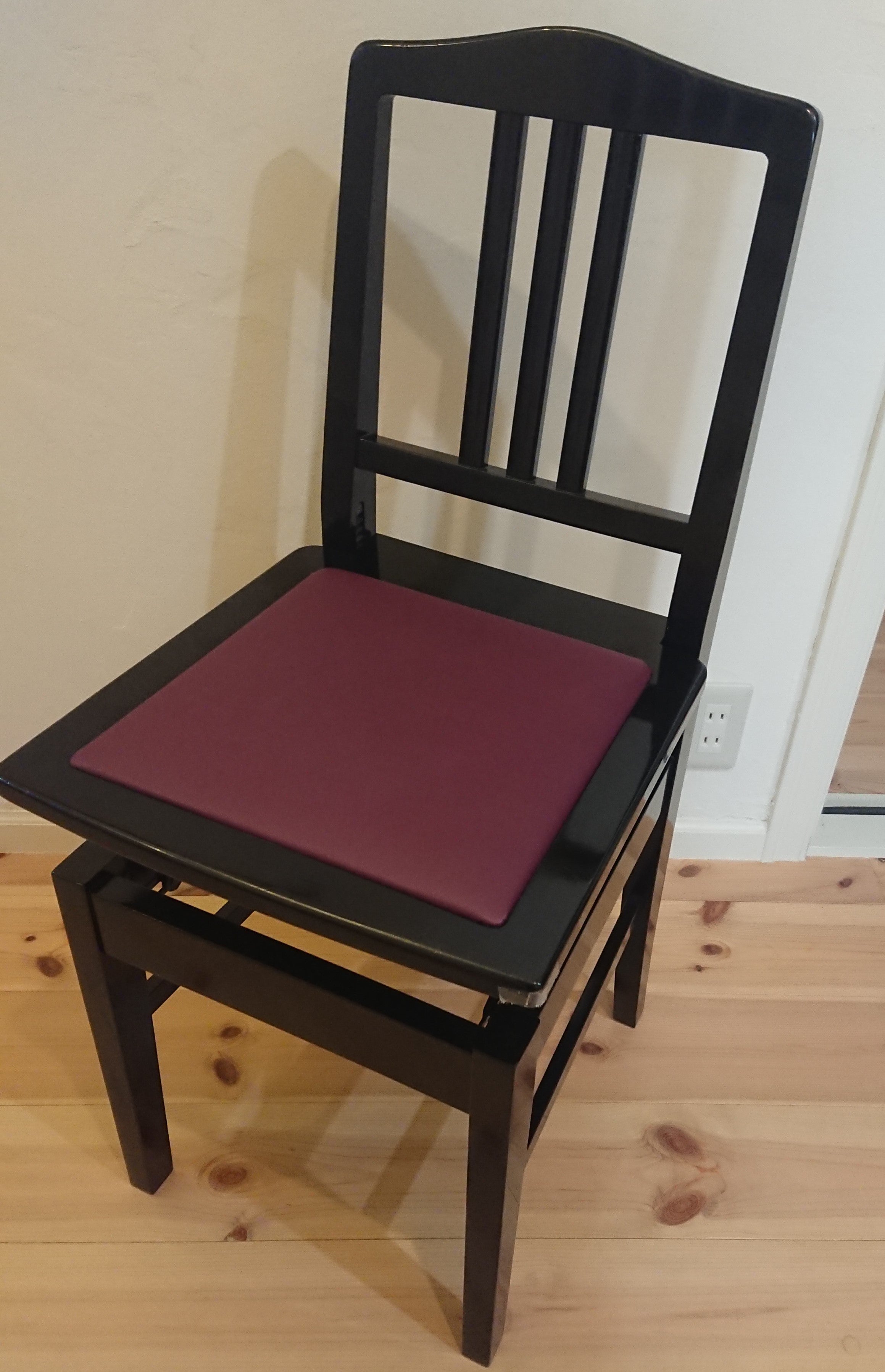 ピアノ椅子(トムソン椅子)の座面張替と金具調整 | 晴海堂のブログ