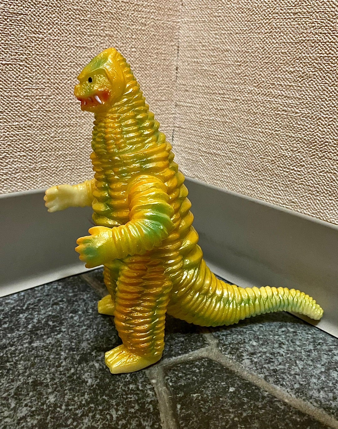 開封してみて分かる、ヤモマーク製レッドキング塗装の美しさ | 怪獣