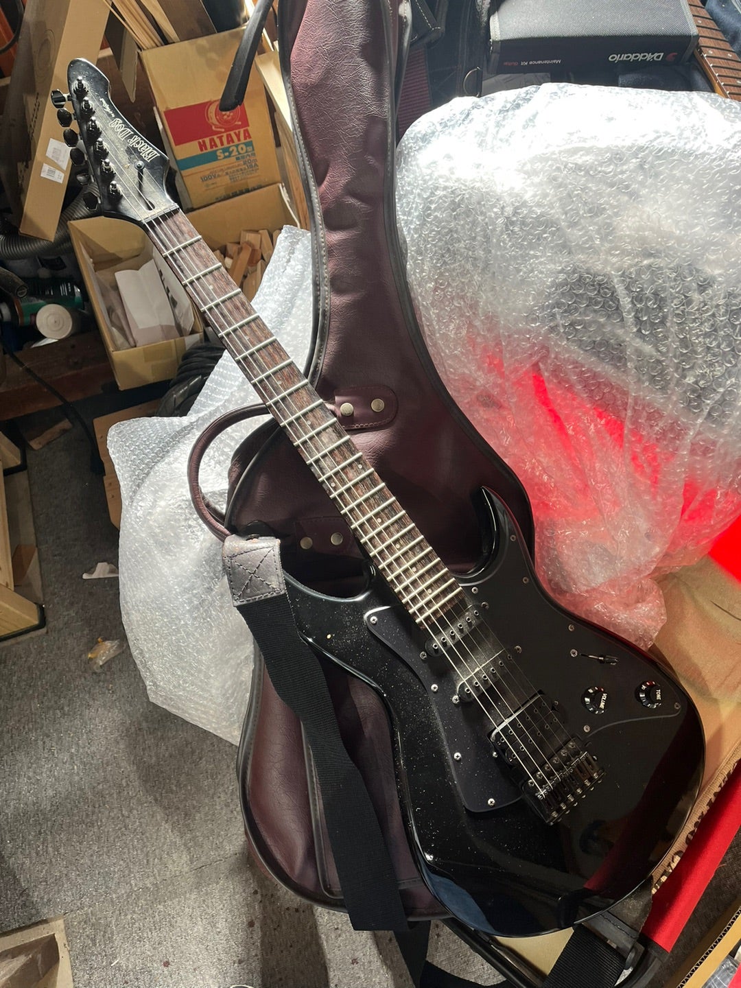 Black Dog by Aria Pro II | ギターいじりは楽しい！