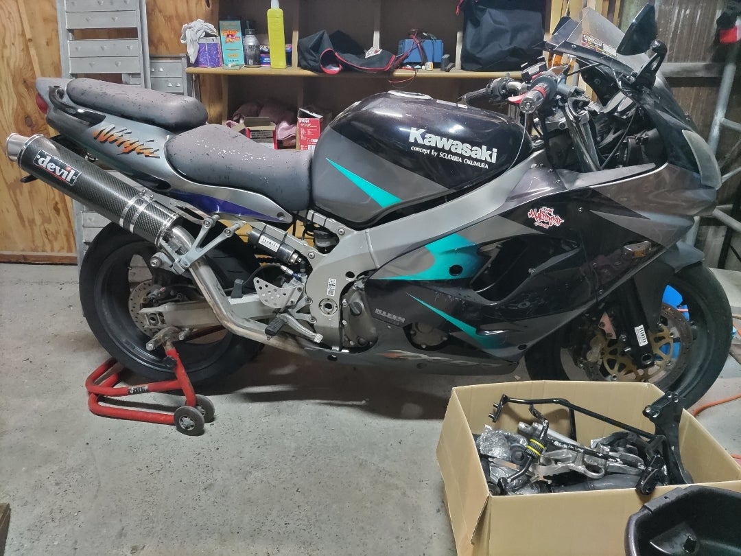 Eﾀﾏ】ZX－9R 二代目納車 | 甲賀のバイク乗り工務店