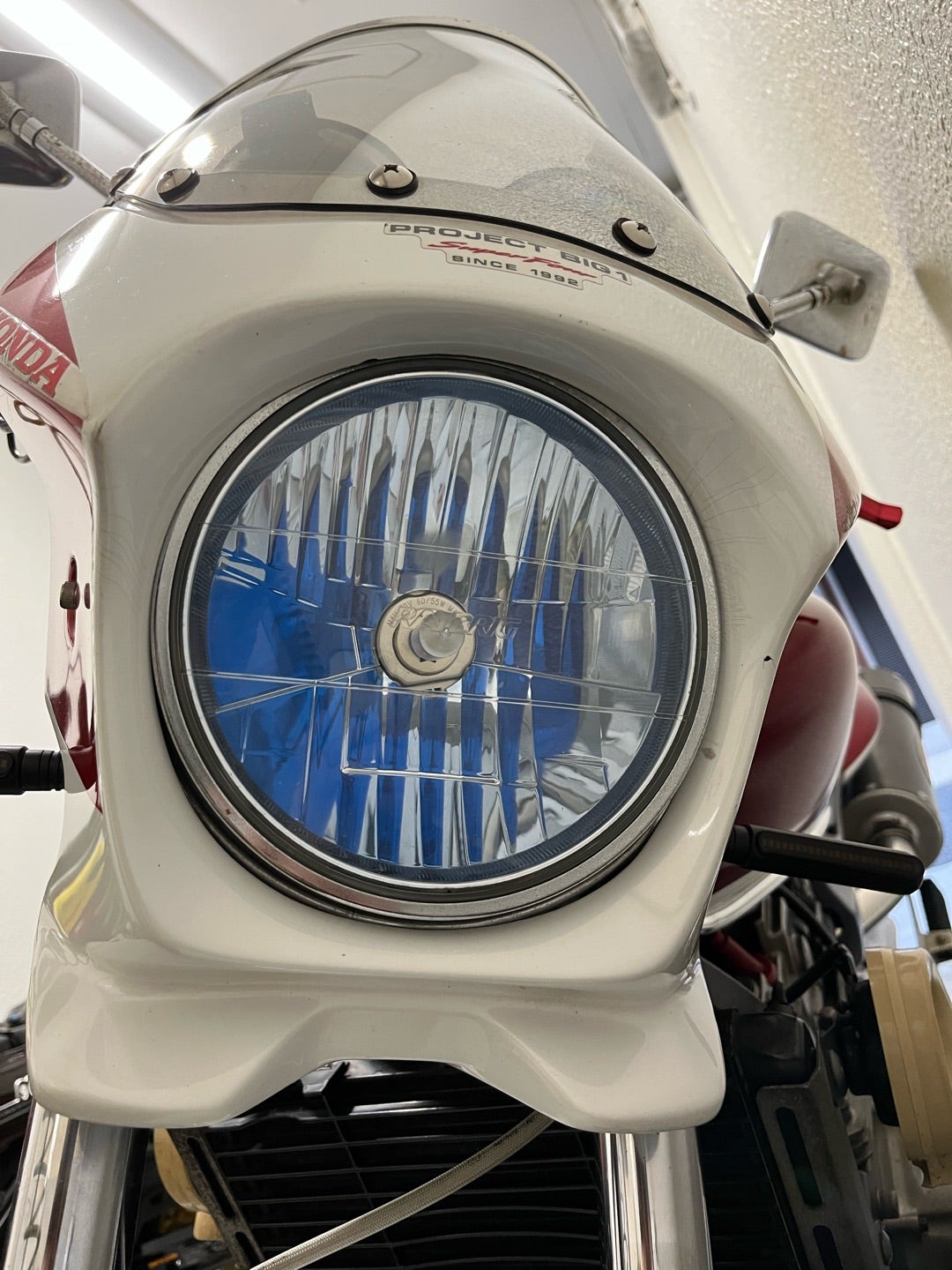 ホーネット250 ヘッドライト周りリフレッシュ！LED化&リム交換