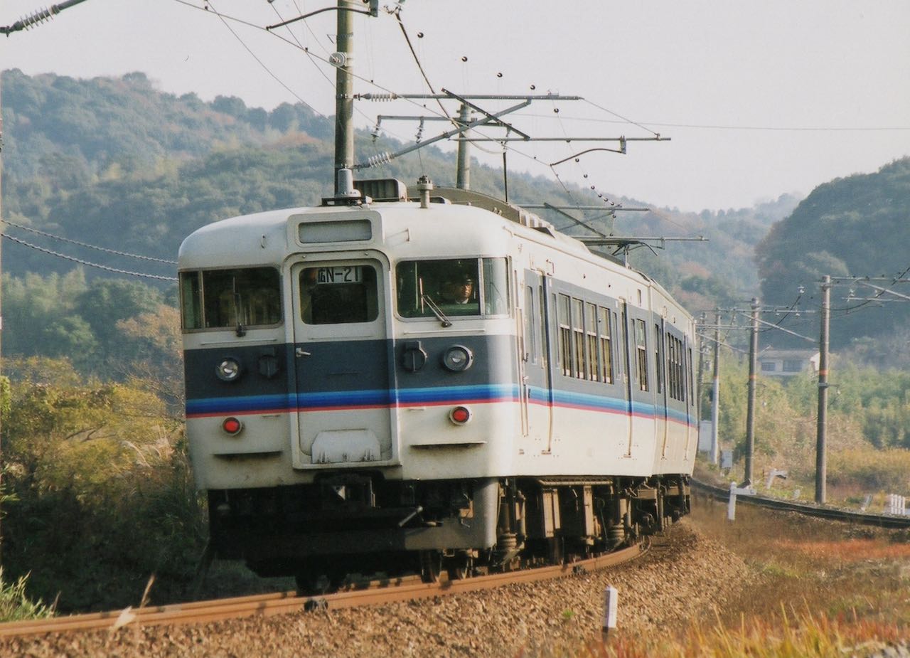 115系3000番台 広島快速色〜グラデーションのぜいたく | れきてつ