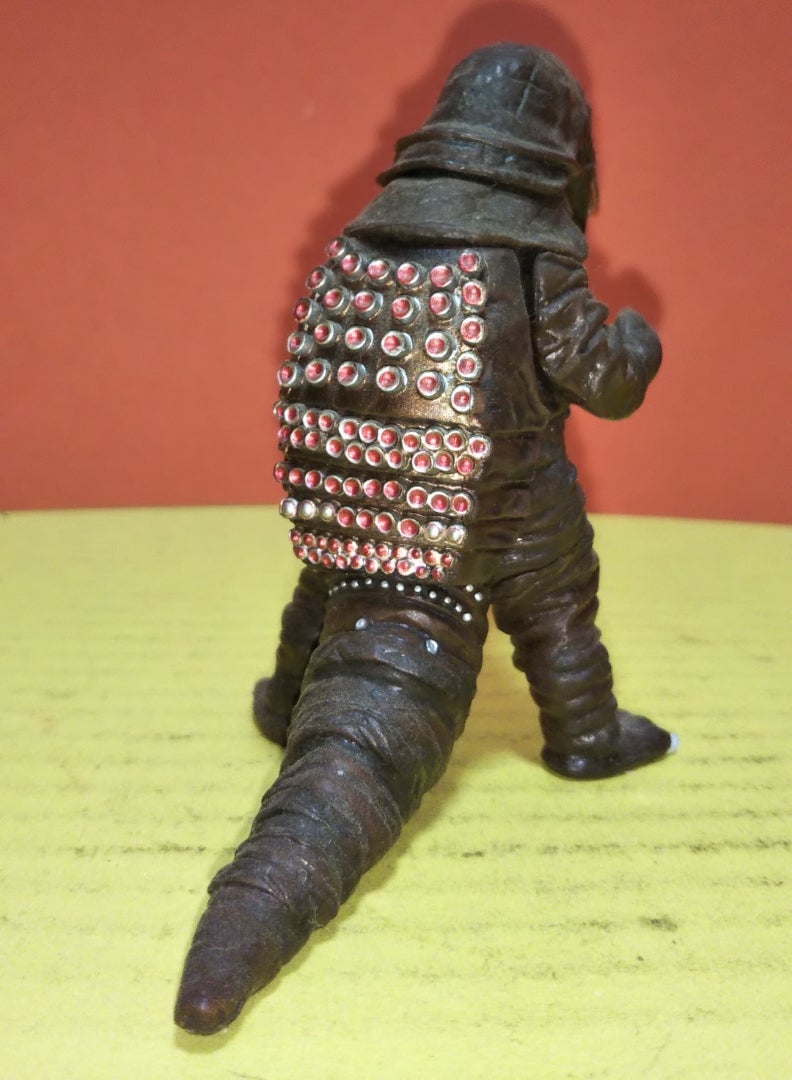 変身怪獣 ザラガス 『DG ウルトラマン2』 | シネマ係長の秘密基地