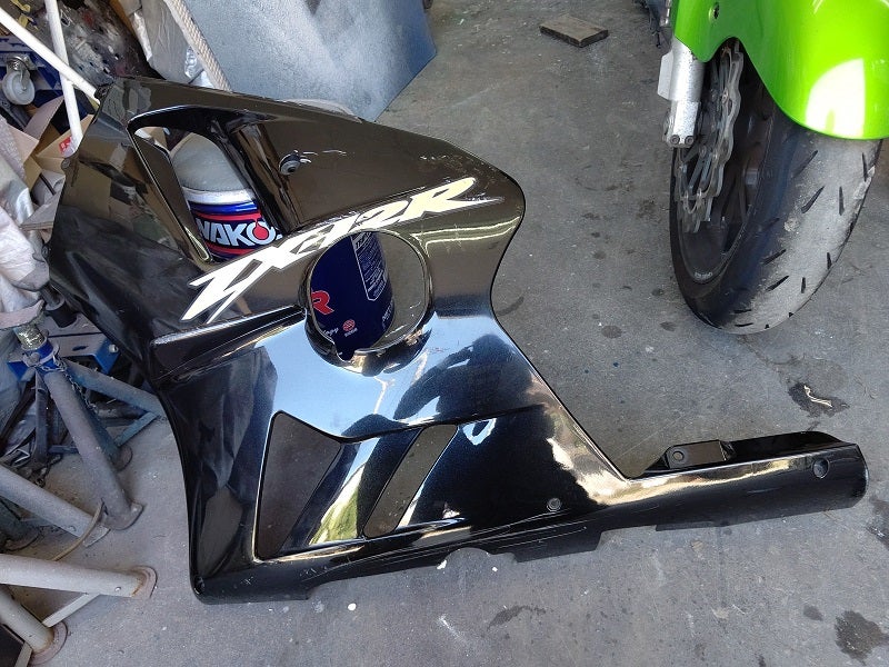 ZX-12R ちょっとした立ちごけ傷なら～いつものチョイチョイ補修で