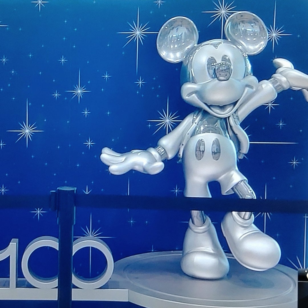 夢の国からすぐ近く【お台場100周年記念ミッキー像登場】今しか見れ